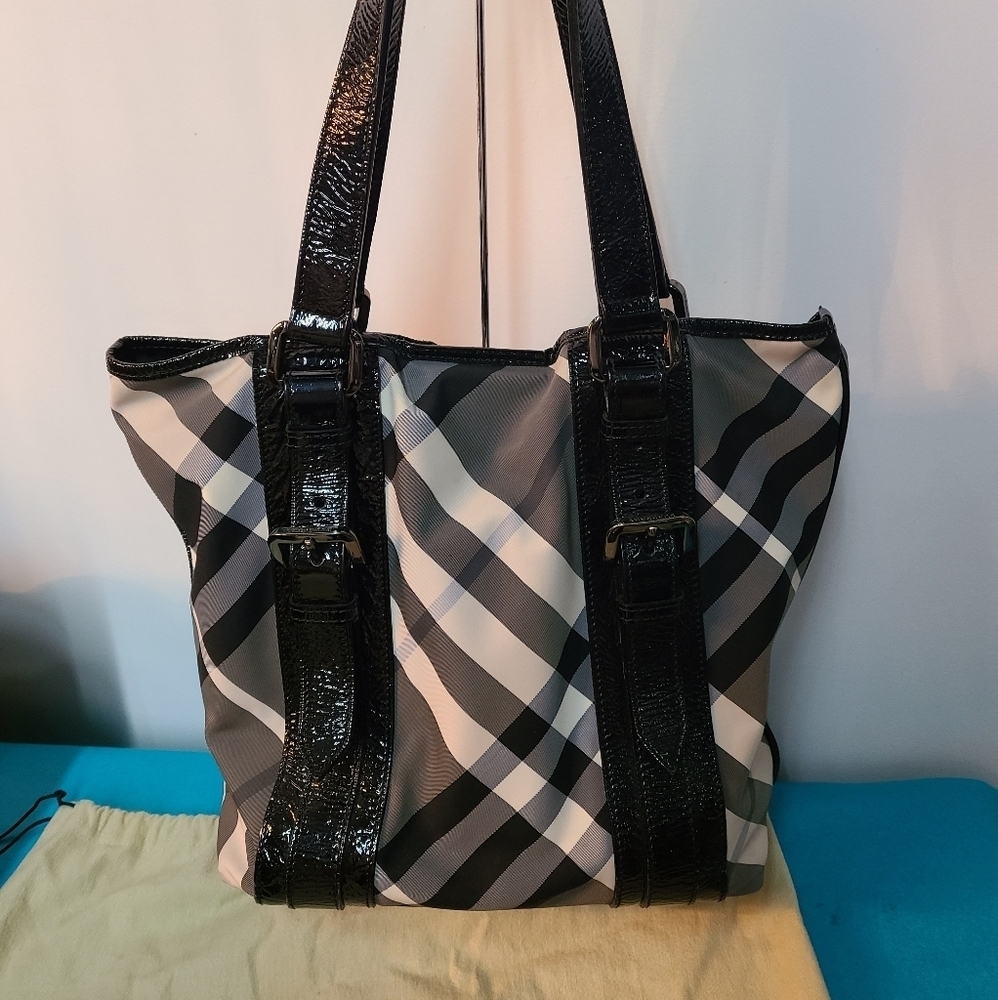 Burberry Check Tote - Picture 4 of 16